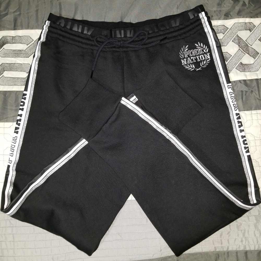 Brand new pink sweat bottoms. Skiing jogger. Black